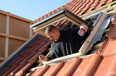 Pose de fenêtres de toit Velux à Bazougers